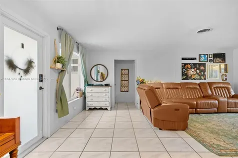 6351 Moseley Street Hollywood FL 33024