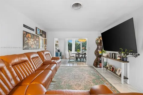 6351 Moseley Street Hollywood FL 33024
