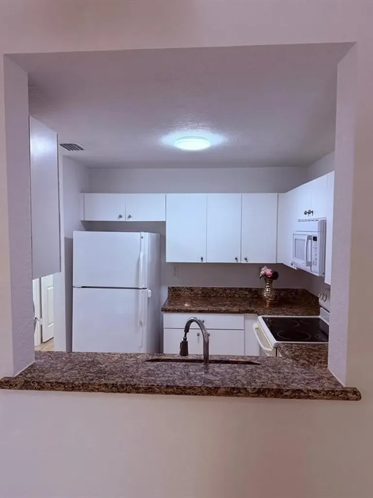 2941 Riverside Drive Coral Springs FL 33065