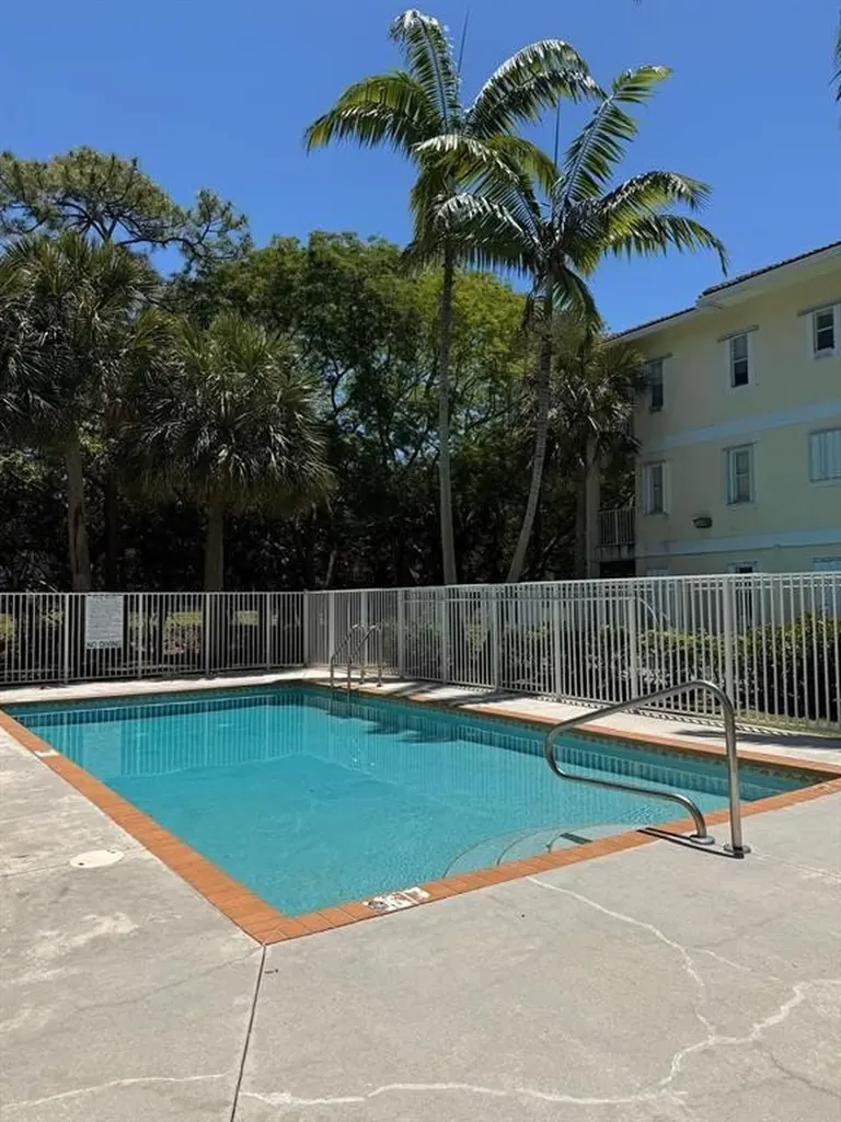 2941 Riverside Drive Coral Springs FL 33065