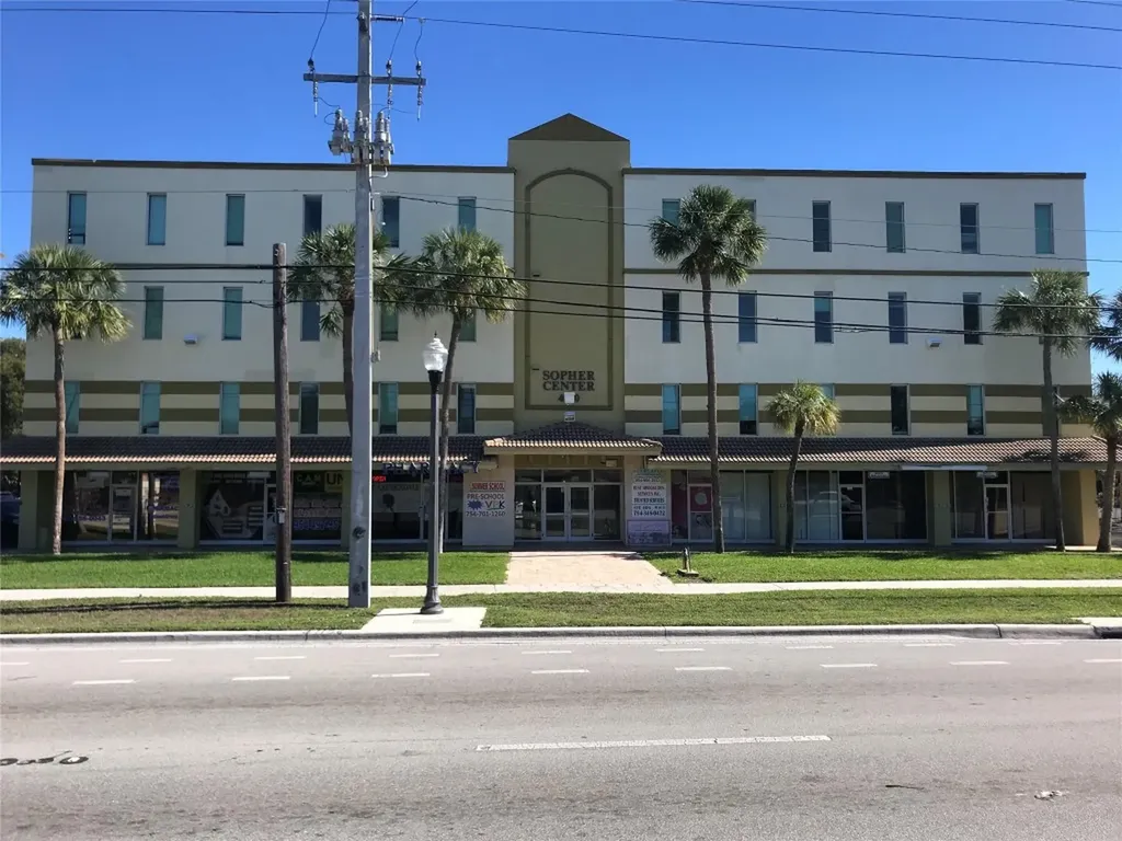 Road 7 Lauderdale Lakes FL 33319