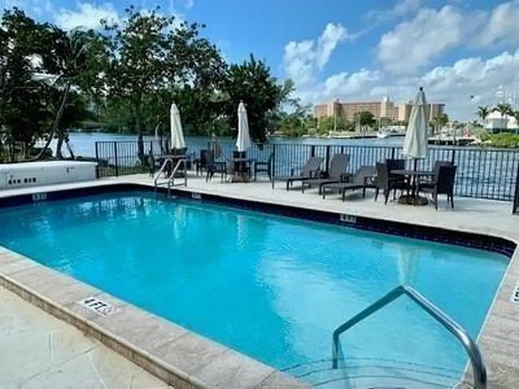 1609 N Riverside Drive Pompano Beach FL 33062