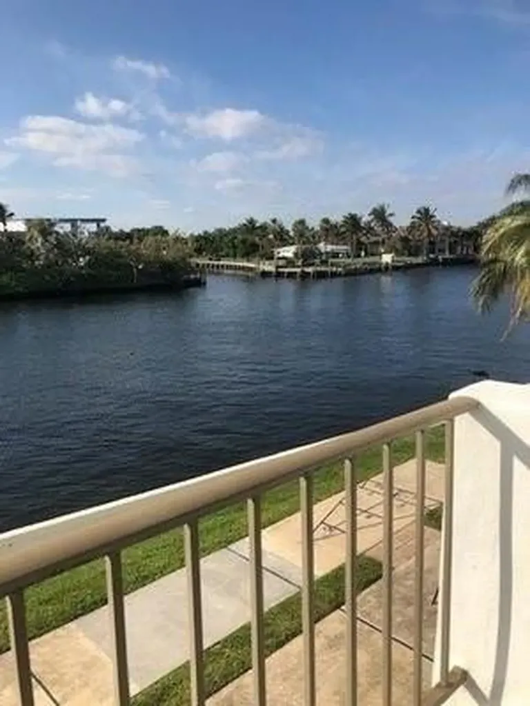 1609 N Riverside Drive Pompano Beach FL 33062
