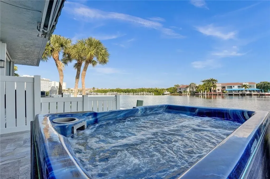 876 Jeffery Street Boca Raton FL 33487