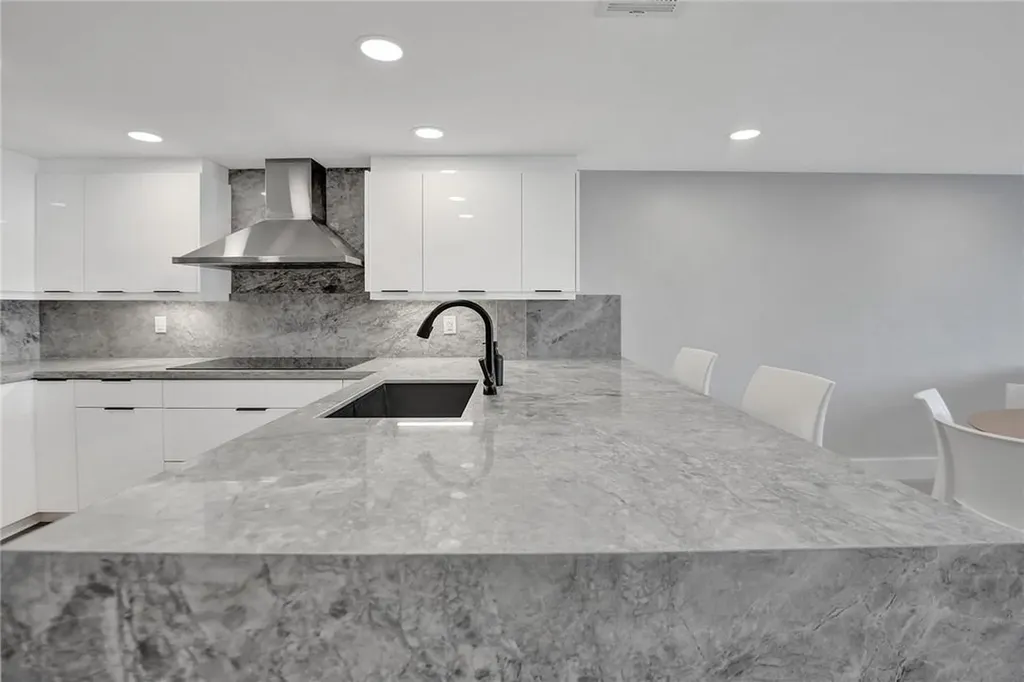 876 Jeffery Street Boca Raton FL 33487