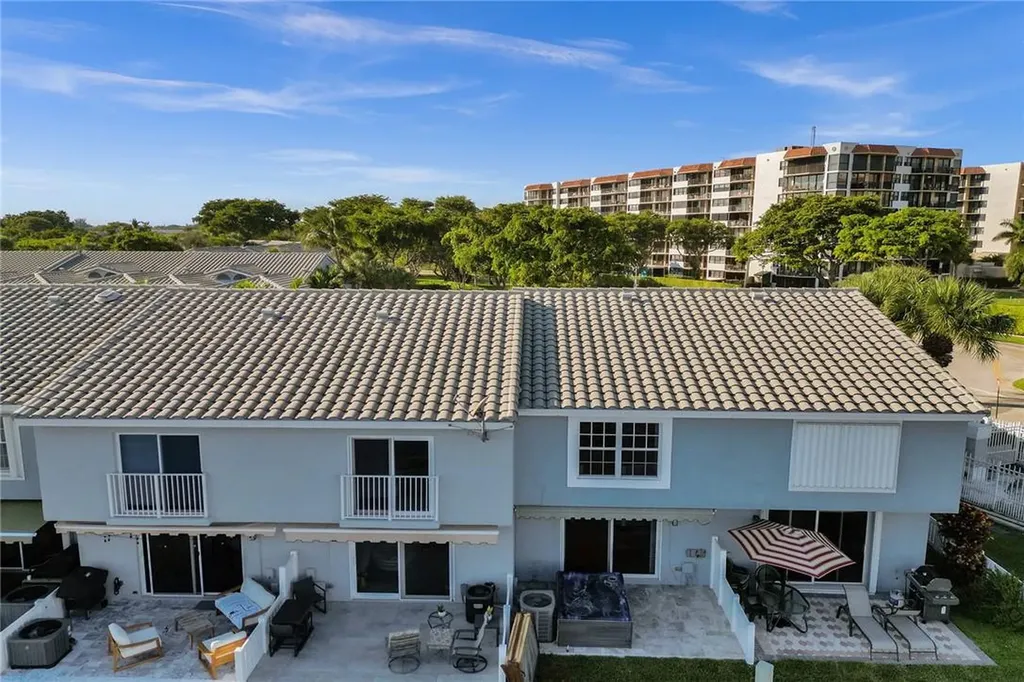 876 Jeffery Street Boca Raton FL 33487