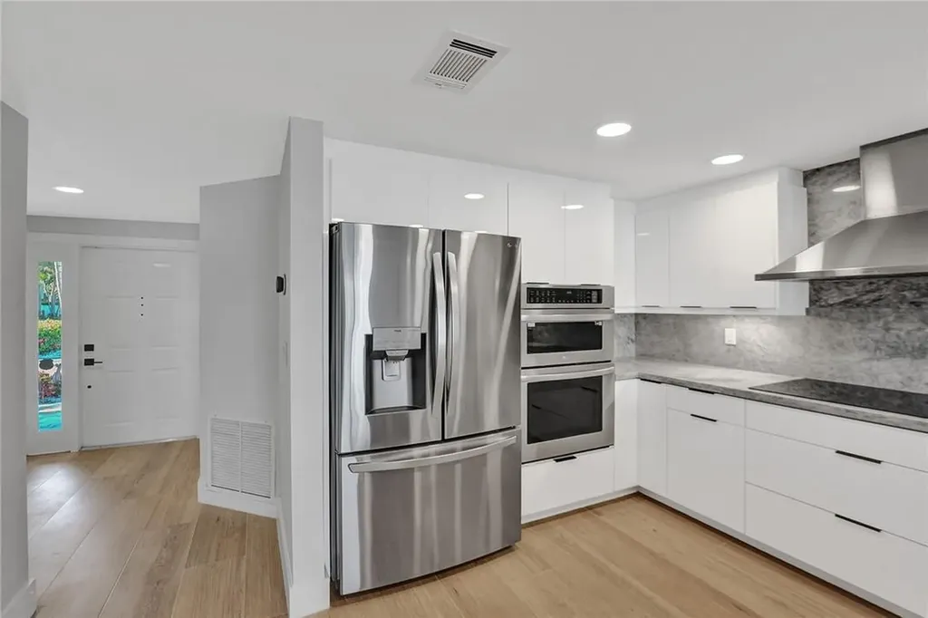 876 Jeffery Street Boca Raton FL 33487