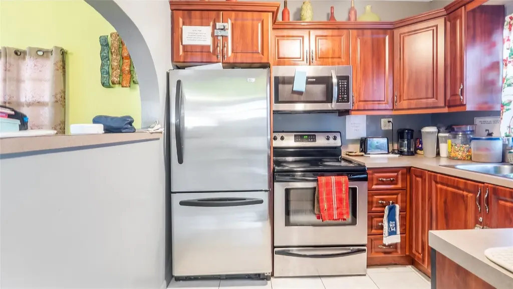 117 SW 1st Avenue Hallandale Beach FL 33009