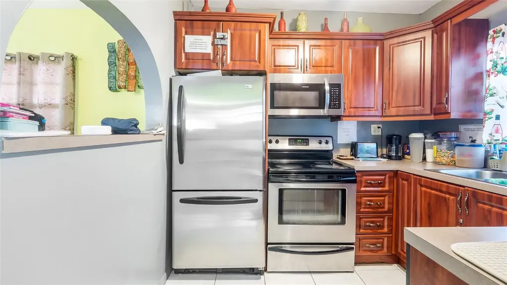 117 SW 1st Avenue Hallandale Beach FL 33009