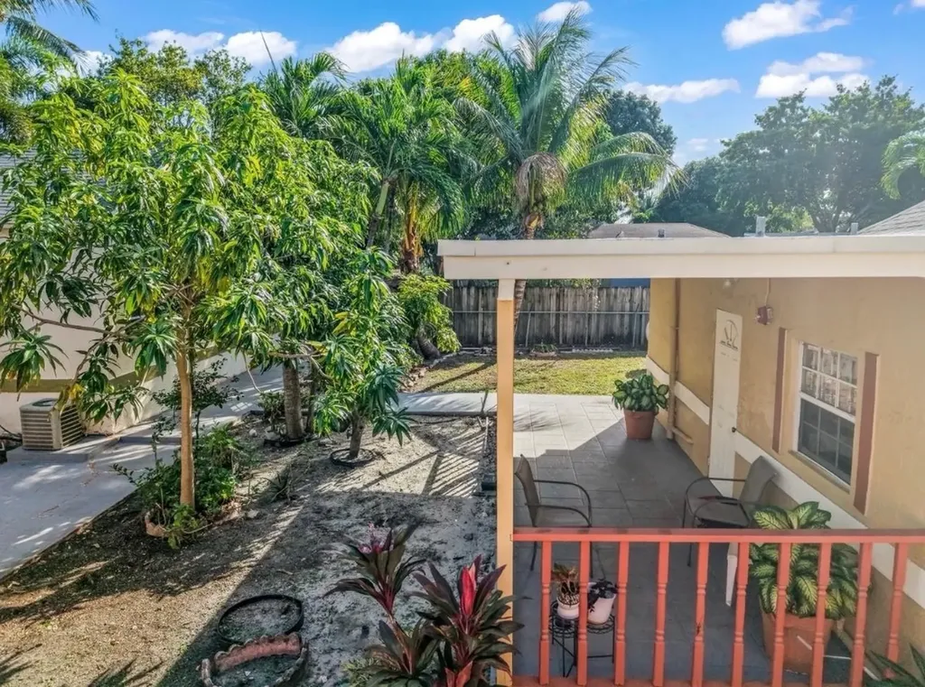 117 SW 1st Avenue Hallandale Beach FL 33009