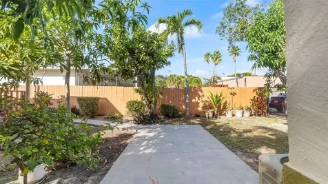 117 SW 1st Avenue Hallandale Beach FL 33009
