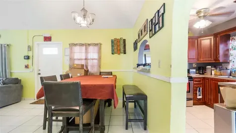 117 SW 1st Avenue Hallandale Beach FL 33009