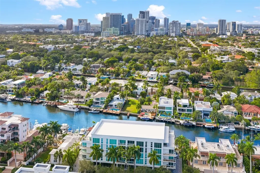 45 Hendricks Isle Fort Lauderdale FL 33301