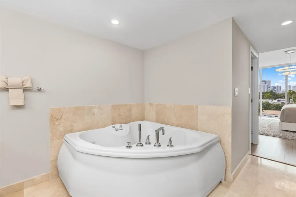 45 Hendricks Isle Fort Lauderdale FL 33301