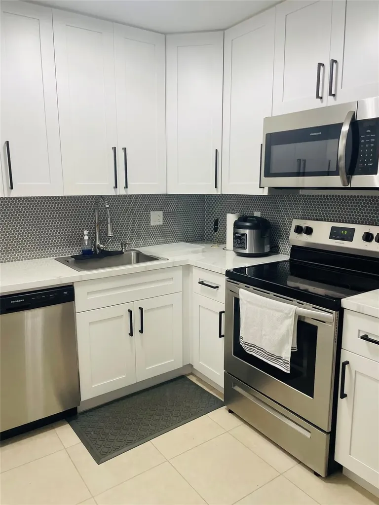 8745 Shadow Wood Boulevard Coral Springs FL 33071