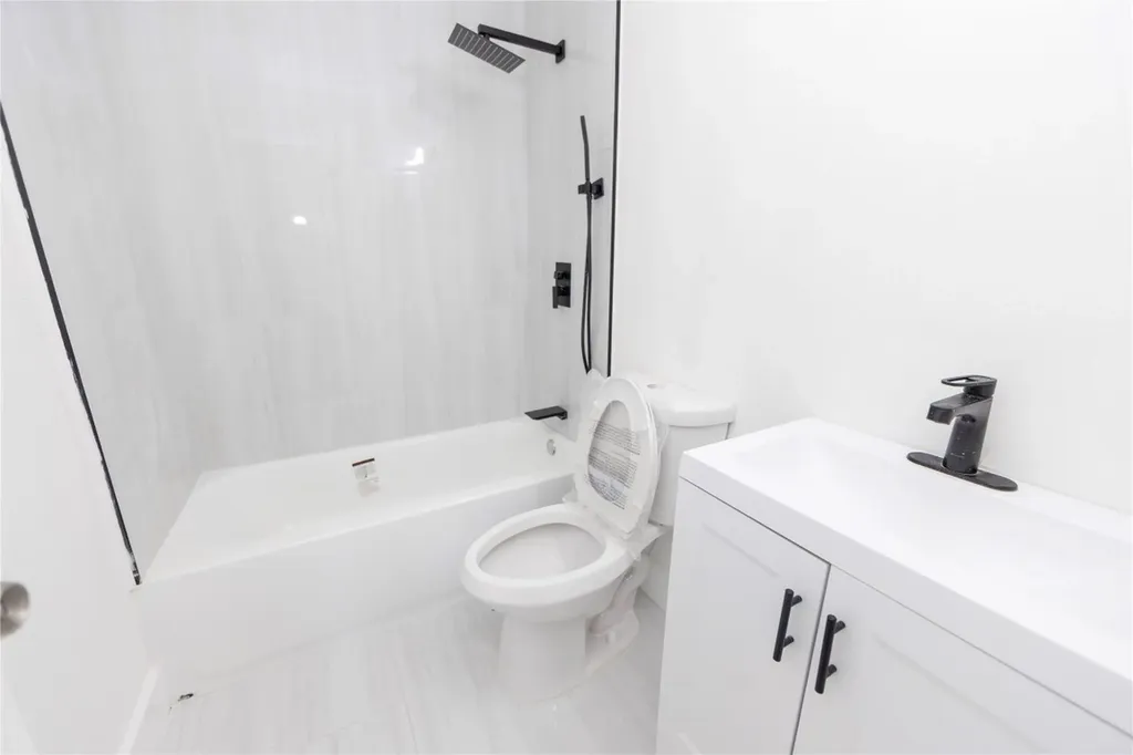 2510 NE 3rd Avenue Pompano Beach FL 33064