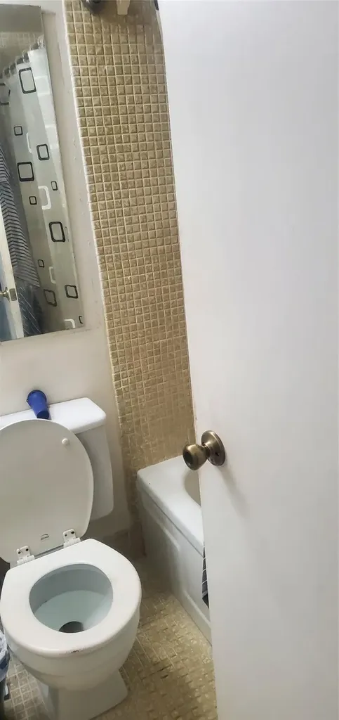 405 Fanshaw J Boca Raton FL 33434