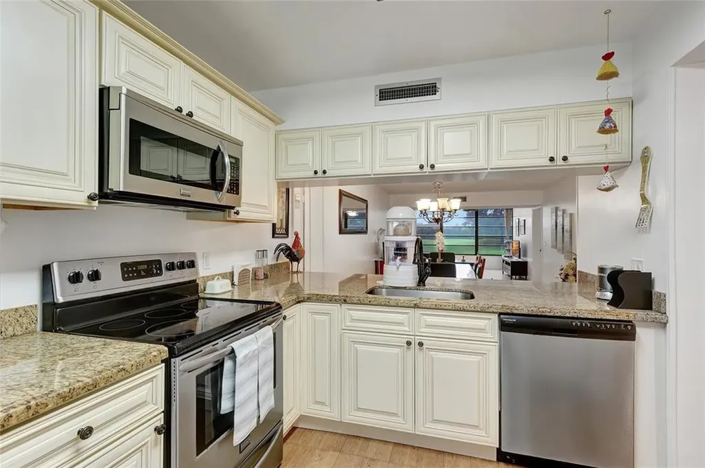 1502 Whitehall Drive Davie FL 33324
