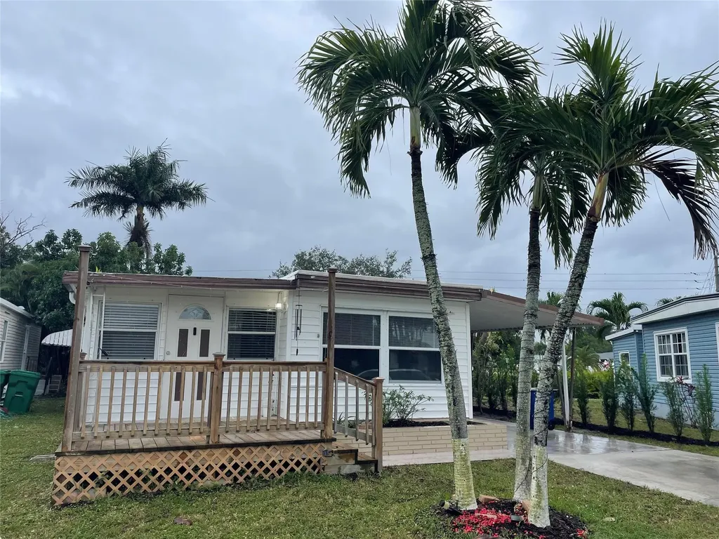 8580 SW 23rd Place Davie FL 33324