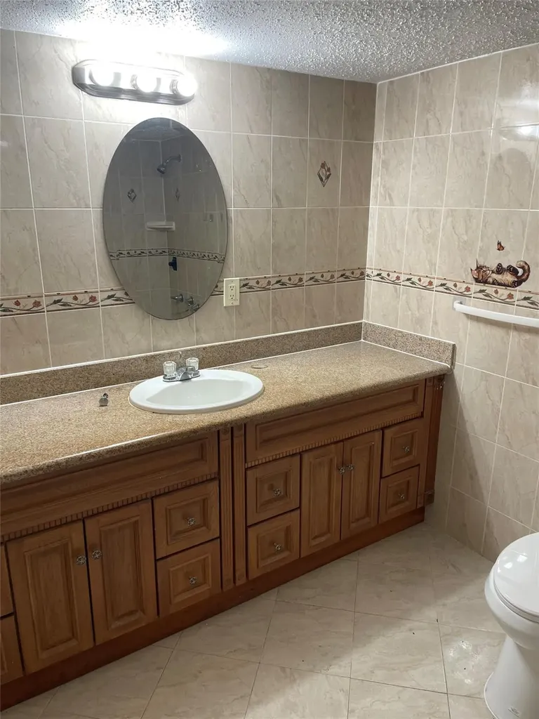 8580 SW 23rd Place Davie FL 33324