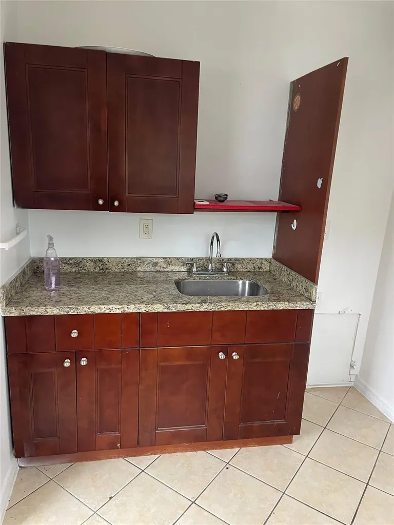 8580 SW 23rd Place Davie FL 33324