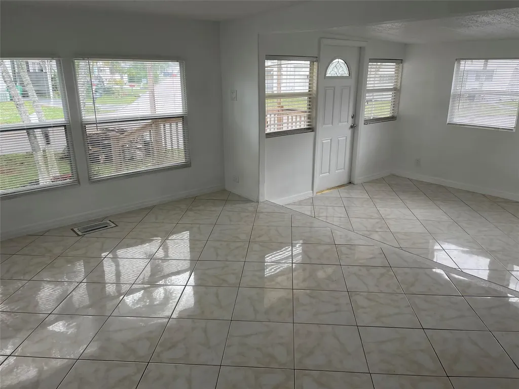 8580 SW 23rd Place Davie FL 33324