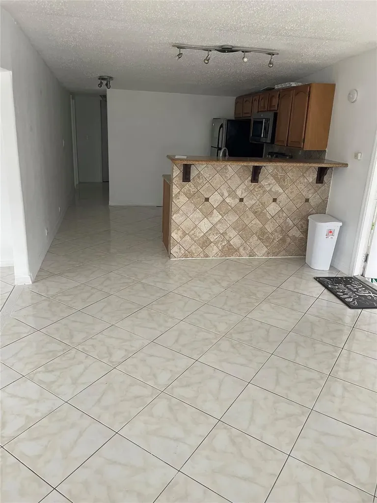 8580 SW 23rd Place Davie FL 33324
