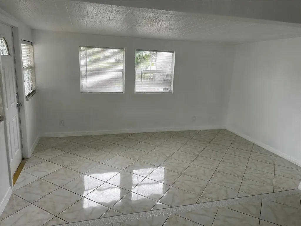 8580 SW 23rd Place Davie FL 33324