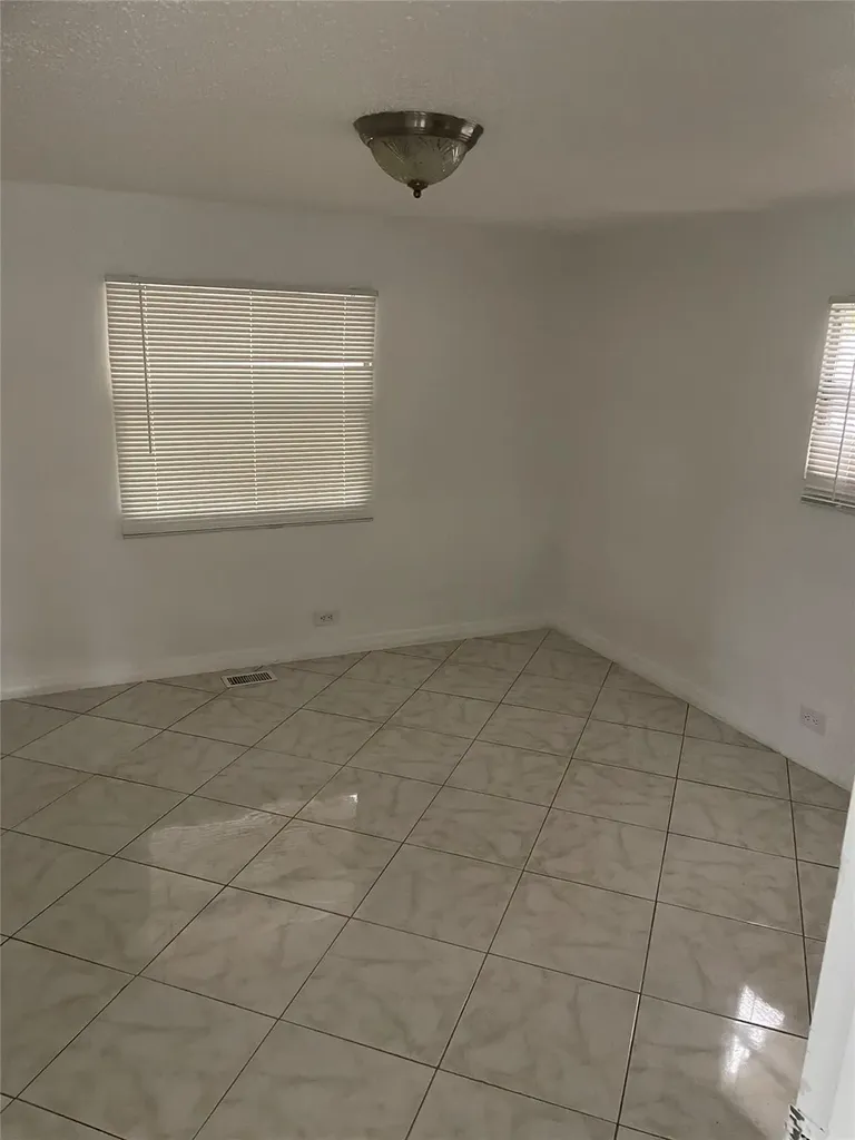 8580 SW 23rd Place Davie FL 33324