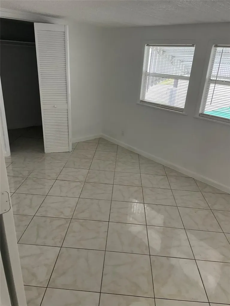 8580 SW 23rd Place Davie FL 33324