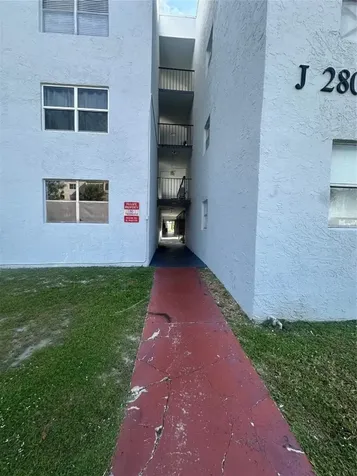 2800 Somerset Drive Lauderdale Lakes FL 33311