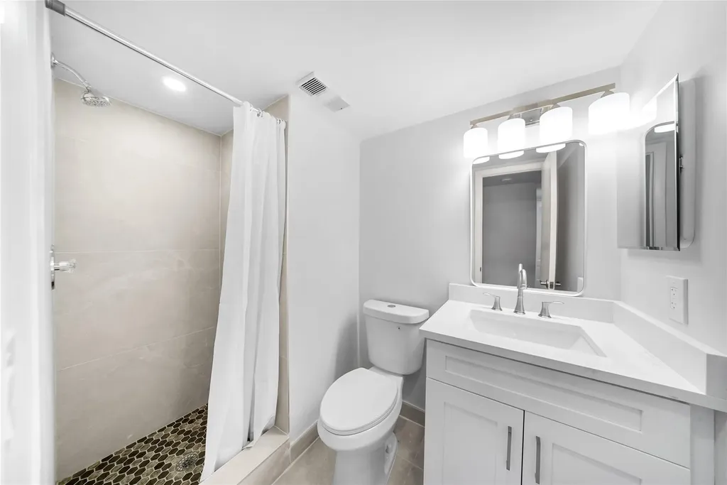 21905 Lake Forest Circle Boca Raton FL 33433