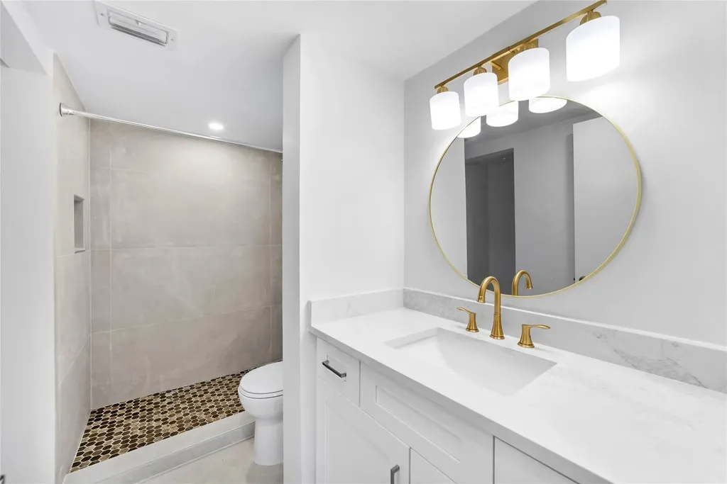 21905 Lake Forest Circle Boca Raton FL 33433