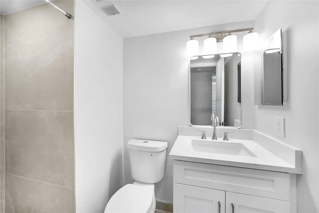 21905 Lake Forest Circle Boca Raton FL 33433