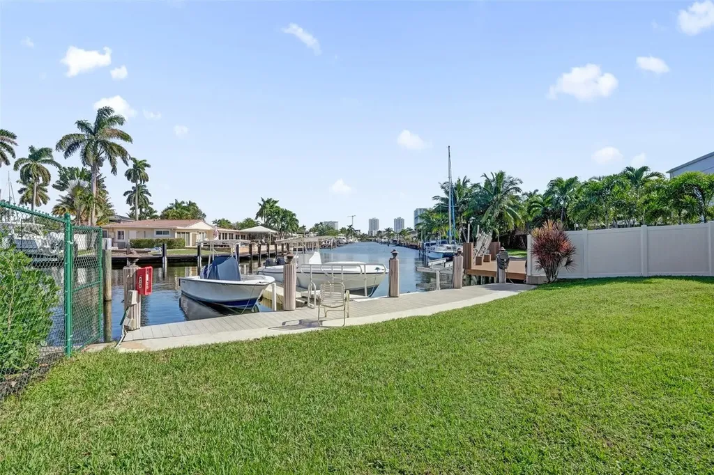 2201 SE 9th Street Pompano Beach FL 33062