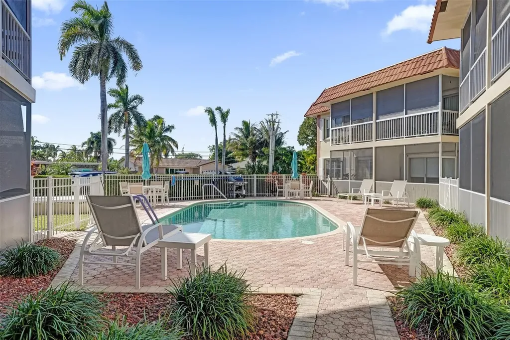 2201 SE 9th Street Pompano Beach FL 33062