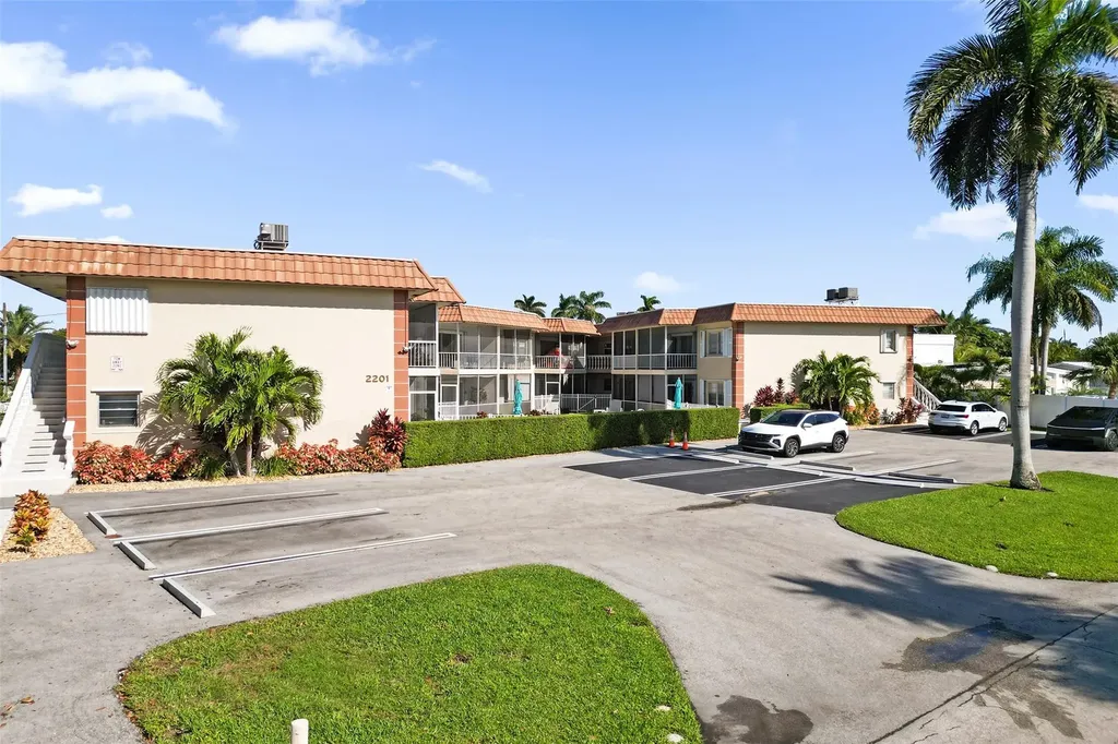 2201 SE 9th Street Pompano Beach FL 33062