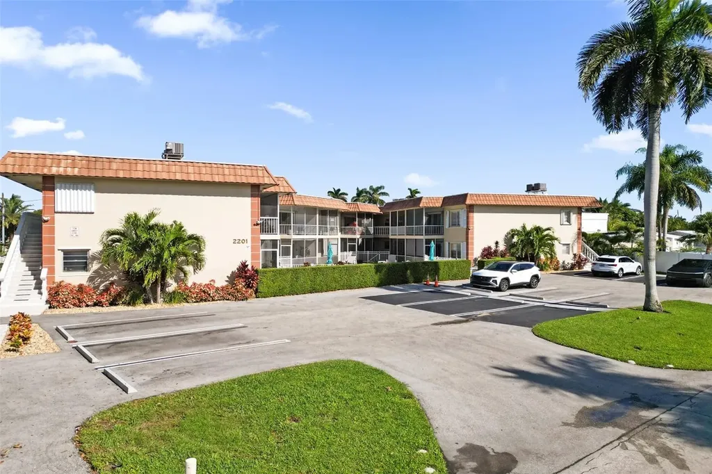 2201 SE 9th Street Pompano Beach FL 33062