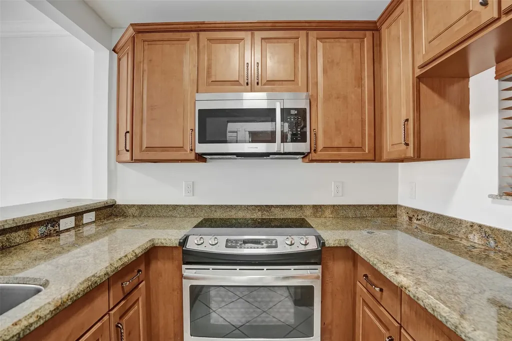 2201 SE 9th Street Pompano Beach FL 33062