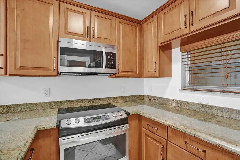 2201 SE 9th Street Pompano Beach FL 33062