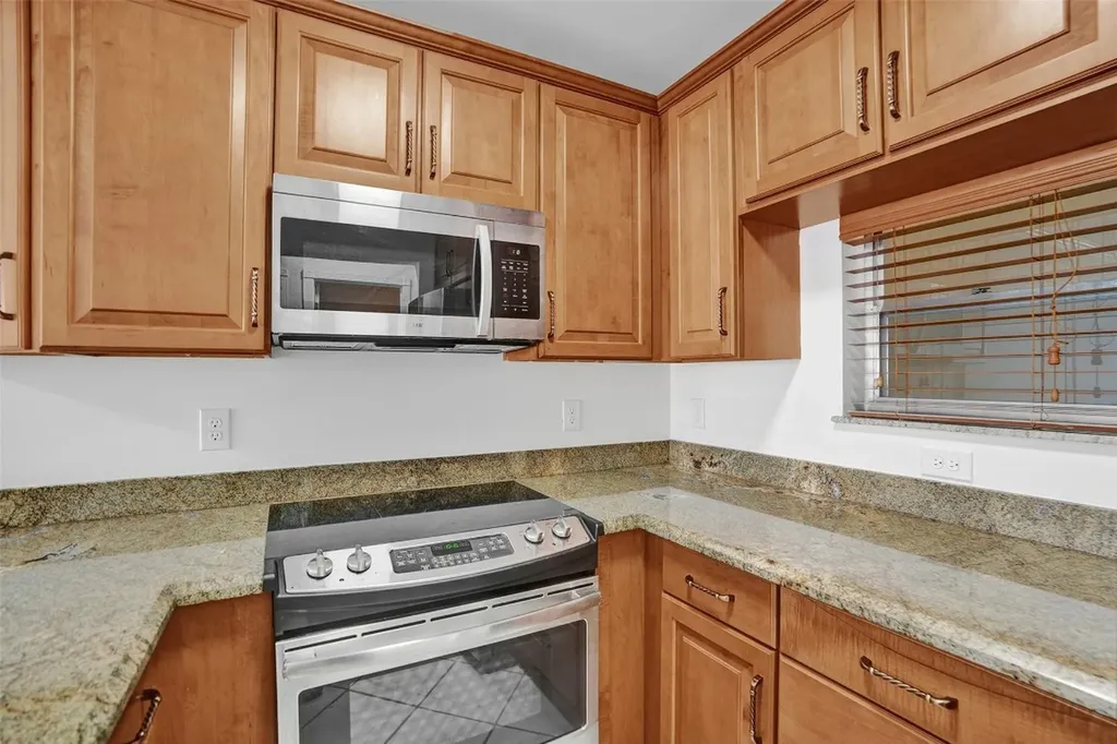 2201 SE 9th Street Pompano Beach FL 33062