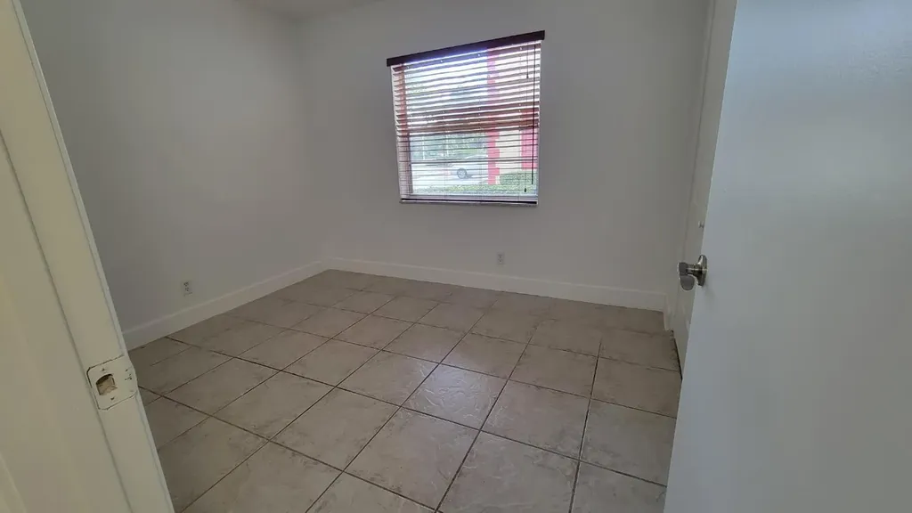 3712 N University Drive Coral Springs FL 33065