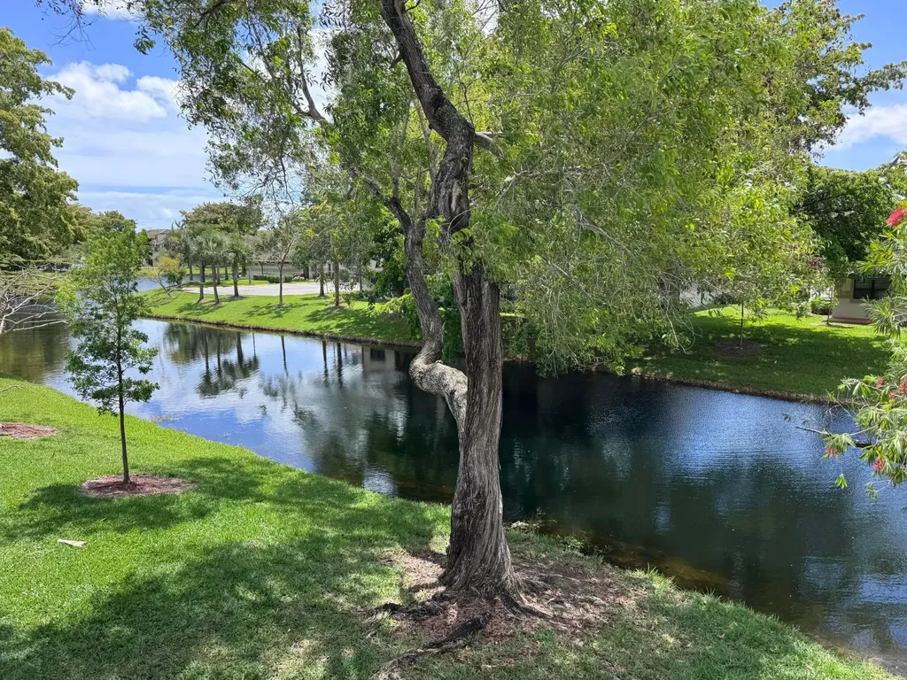 9968 Nob Hill Lane Sunrise FL 33351