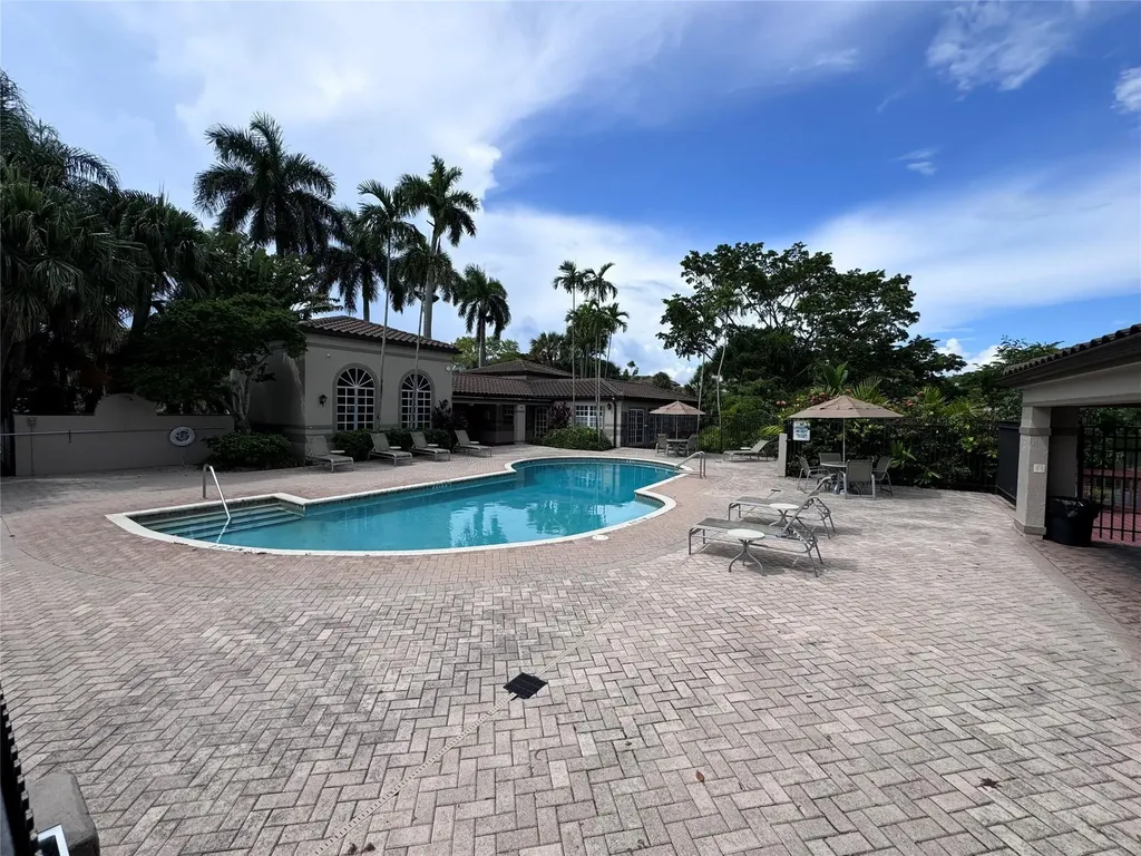 9968 Nob Hill Lane Sunrise FL 33351