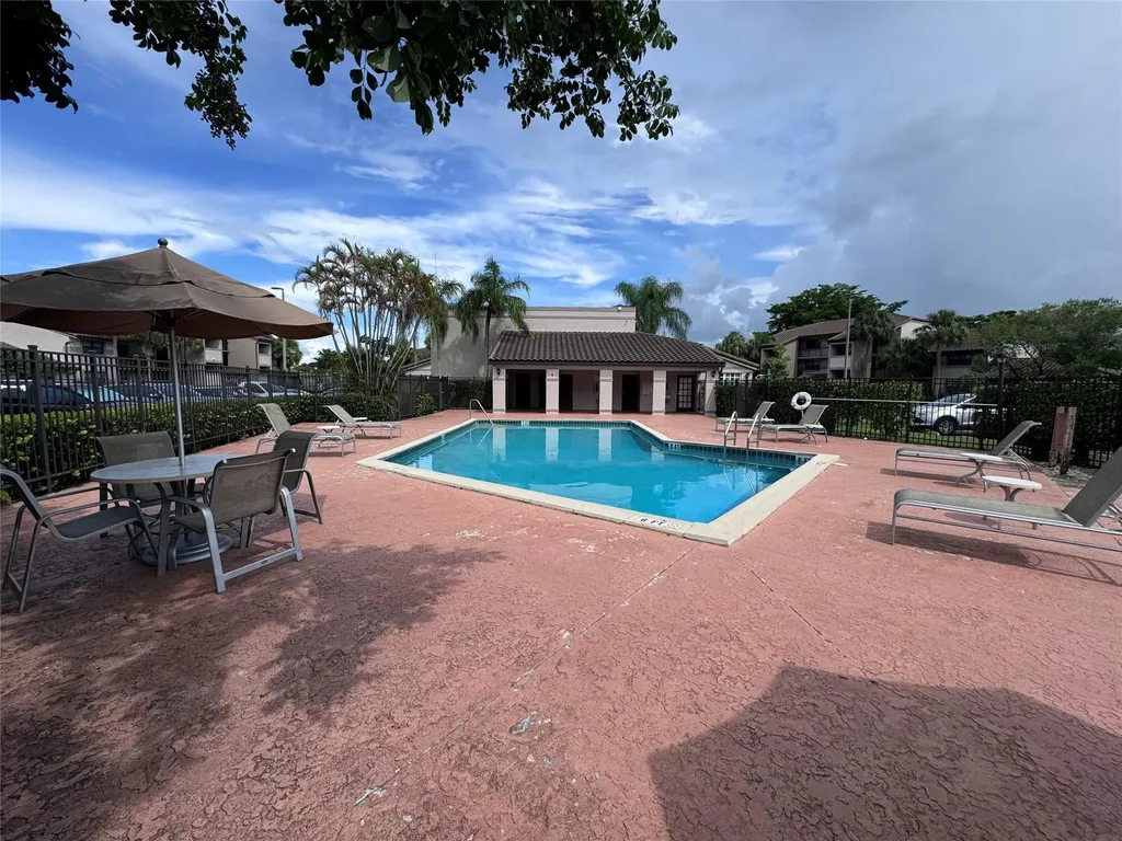 9968 Nob Hill Lane Sunrise FL 33351