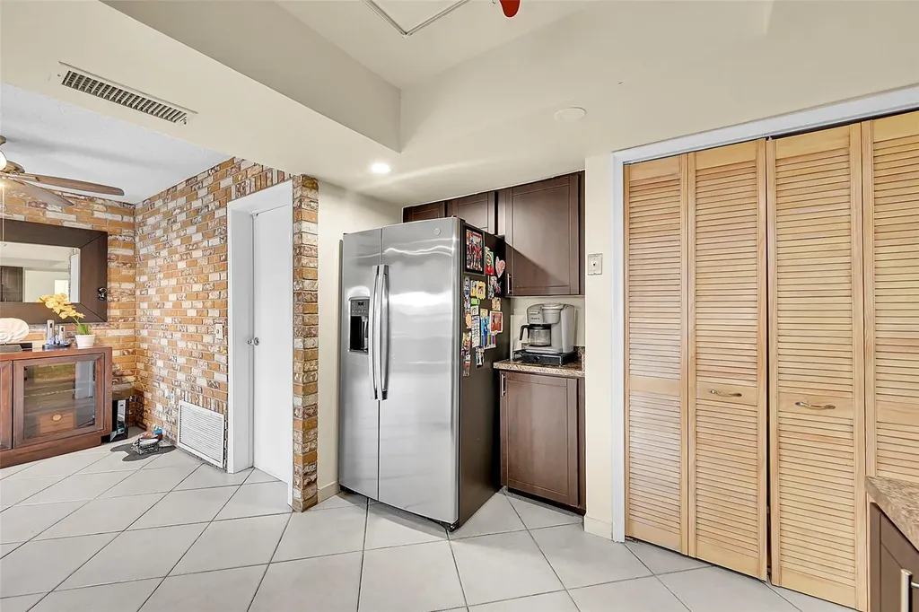 9661 NW 24th Place Sunrise FL 33322