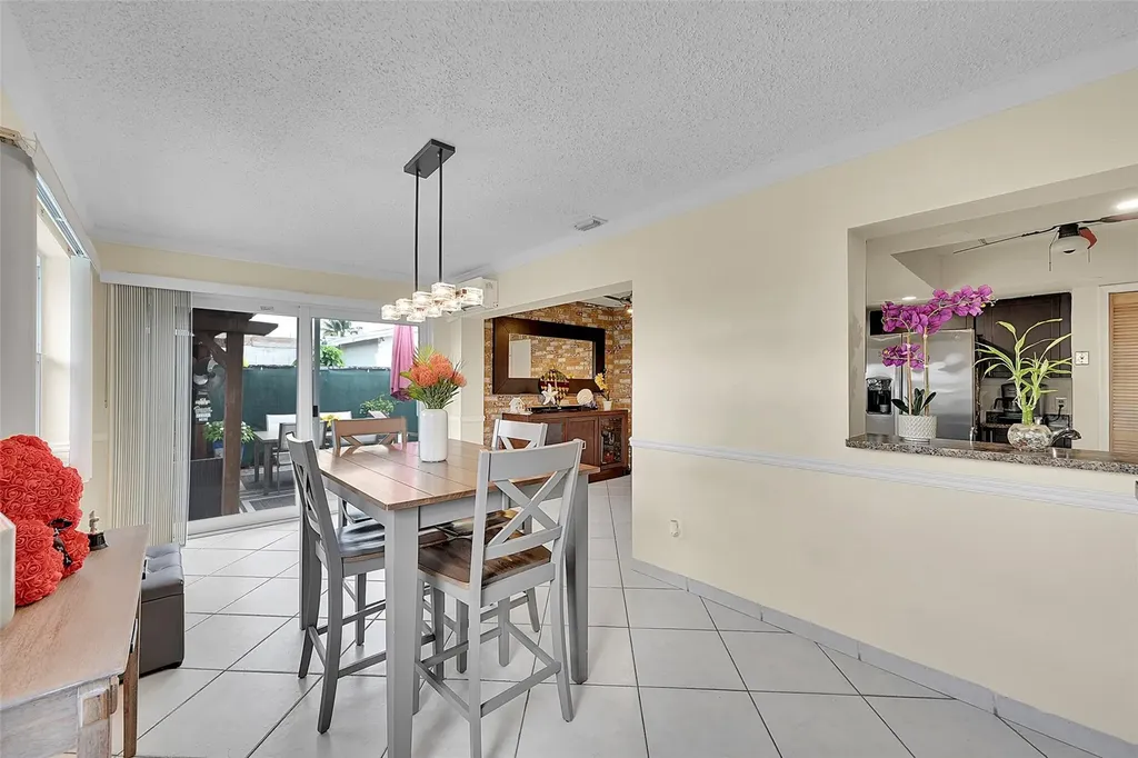 9661 NW 24th Place Sunrise FL 33322