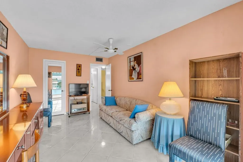 4037 Swansea B Deerfield Beach FL 33442
