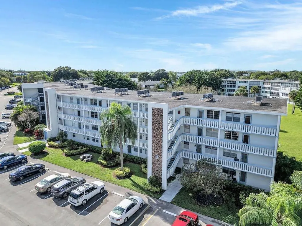 4037 Swansea B Deerfield Beach FL 33442