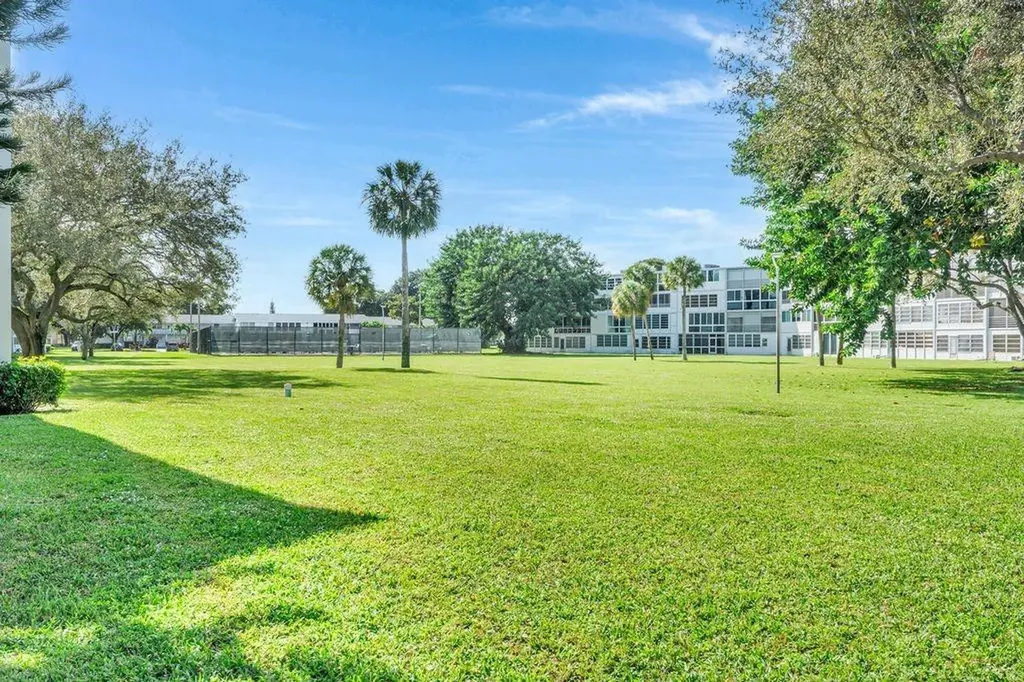 4037 Swansea B Deerfield Beach FL 33442